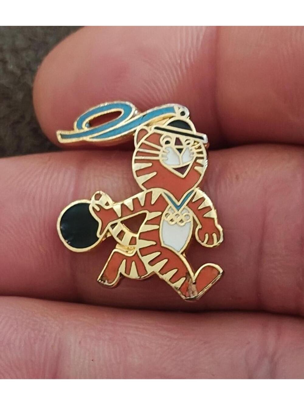 1988 Seoul Summer Olympics Gold Tone Enamel Pin